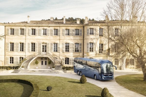 9900_Chateau_driveway_0200_2019